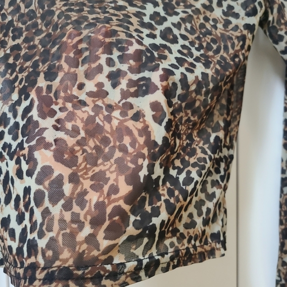 Women’s shirts - Picture 3 of 7